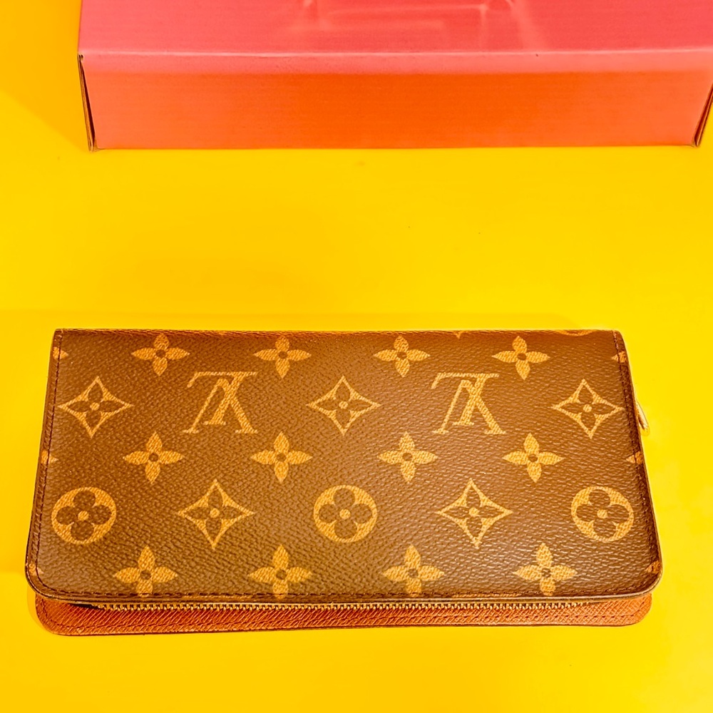 Louis Vuitton Monogram Zipper round Mid size wallet - Picture 11 of 15
